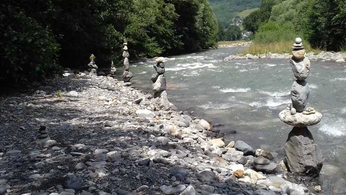 Cairns au fil de l\'Adour